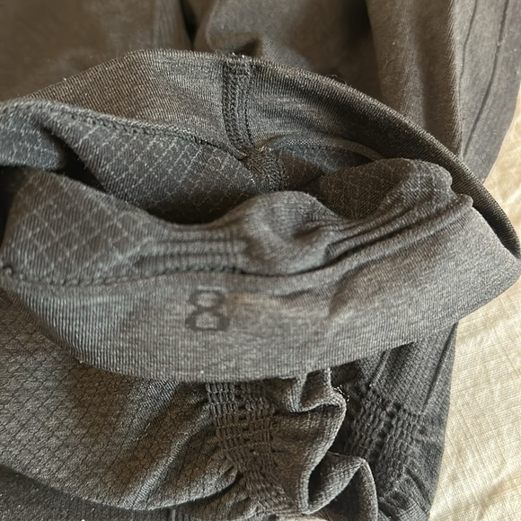 Lululemon workout capris - Picture 2 of 6